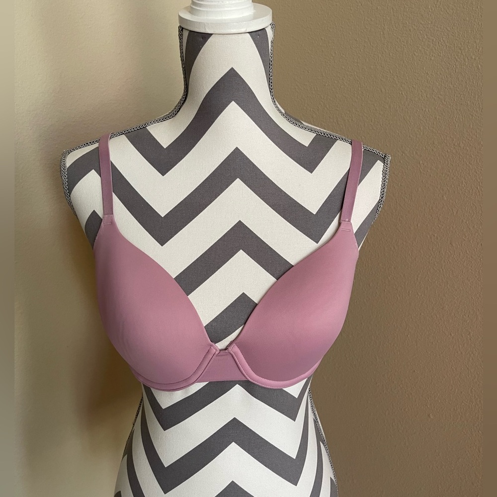 Victoria’s Secret - Pink Bra - Wear Everywhere Lightly Lined - Size: 32DD-E70